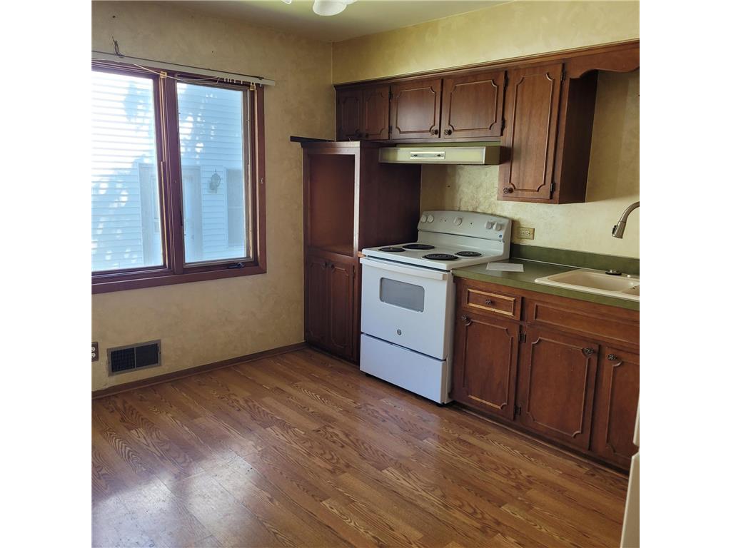 704 16th Avenue N South Saint Paul MN 55075 7071086 image5