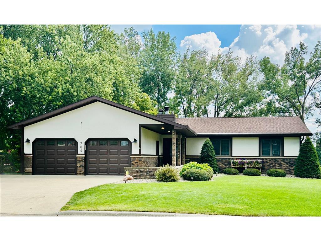 704 16th Avenue NE Waseca MN 56093 6749647 image1