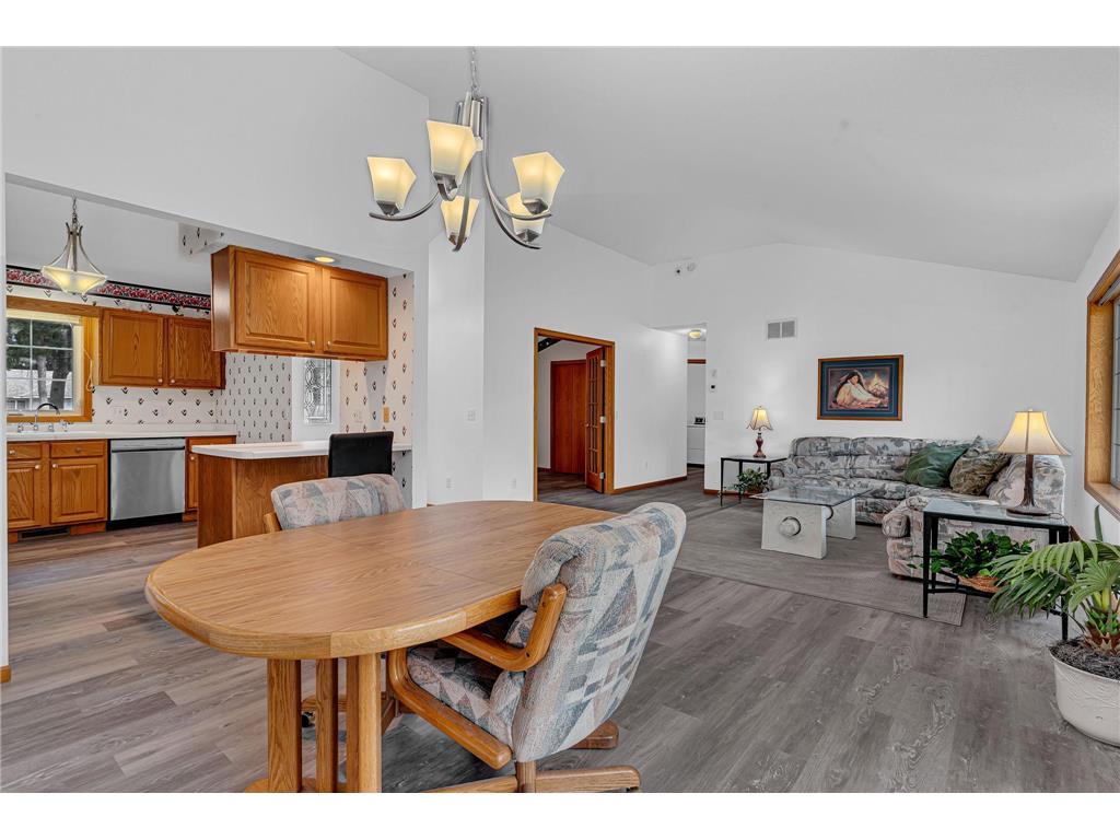 704 24th Street SE Willmar MN 56201 7095589 image11