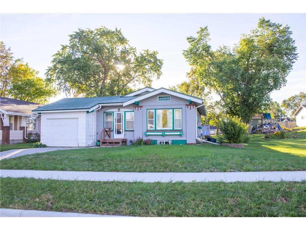 704 2nd Street, Perham, MN, 56551 MLS 6266291 Edina Realty