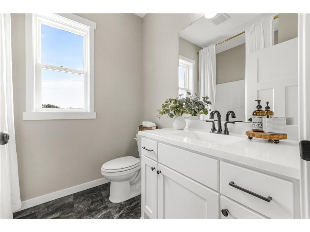 704 7th Avenue NE Isanti MN 55040 7062251 image35