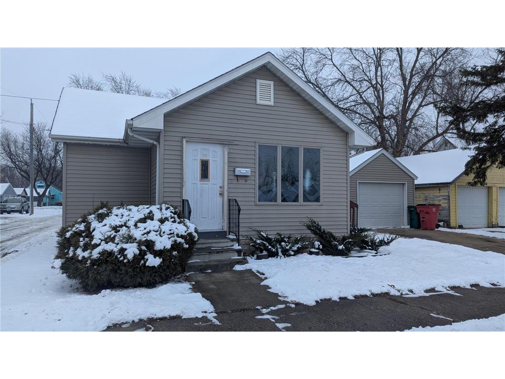 704 8th Street NE Austin MN 55912 6642428 image1