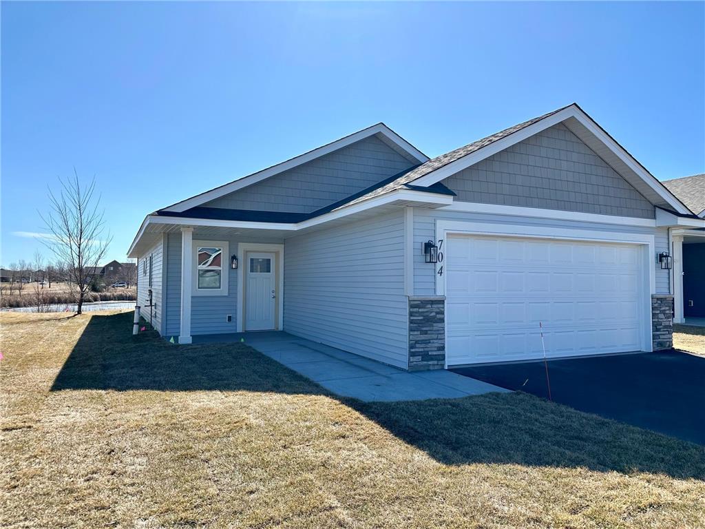 704 Cherrywood Lane NE Isanti MN 55040 6585806 image1