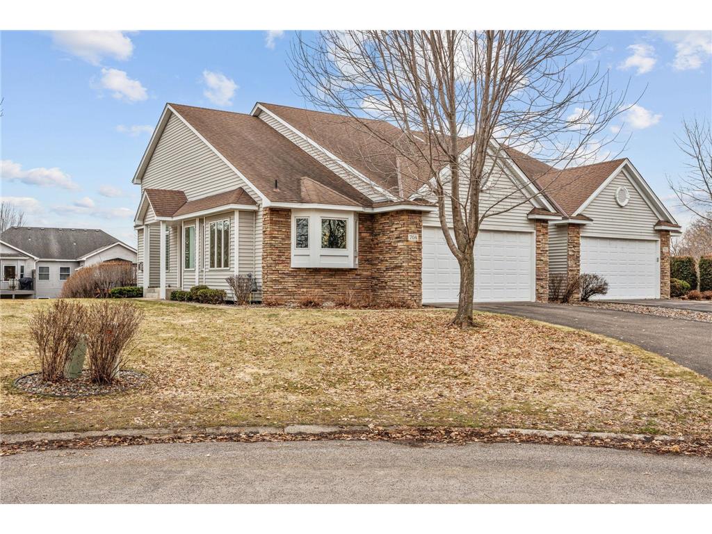 704 Crescent Curve White Bear Lake MN 55127 7033220 image1