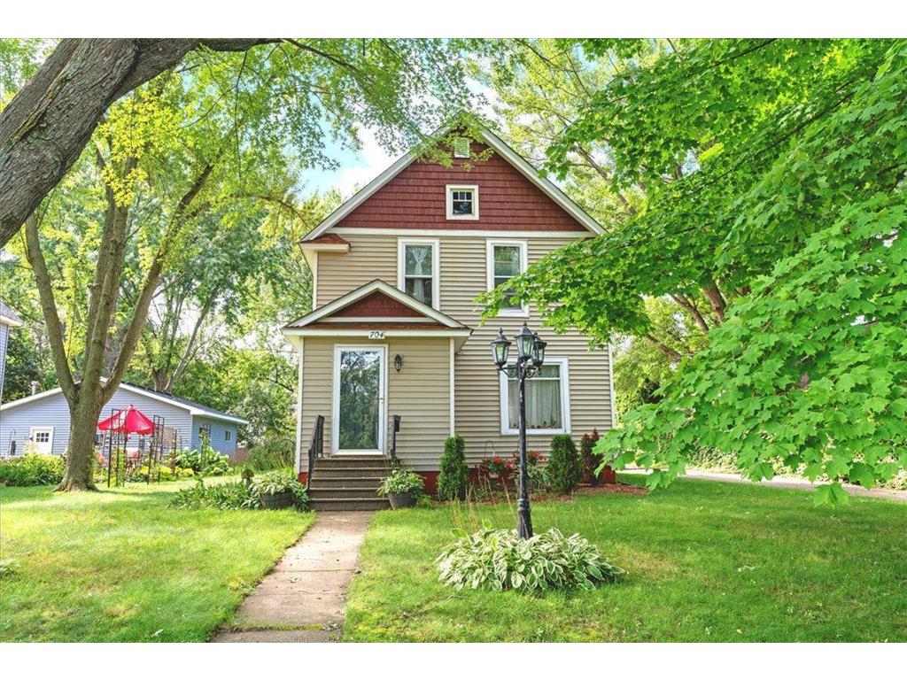 704 E 2nd Street New Richmond WI 54017 6574088 image1