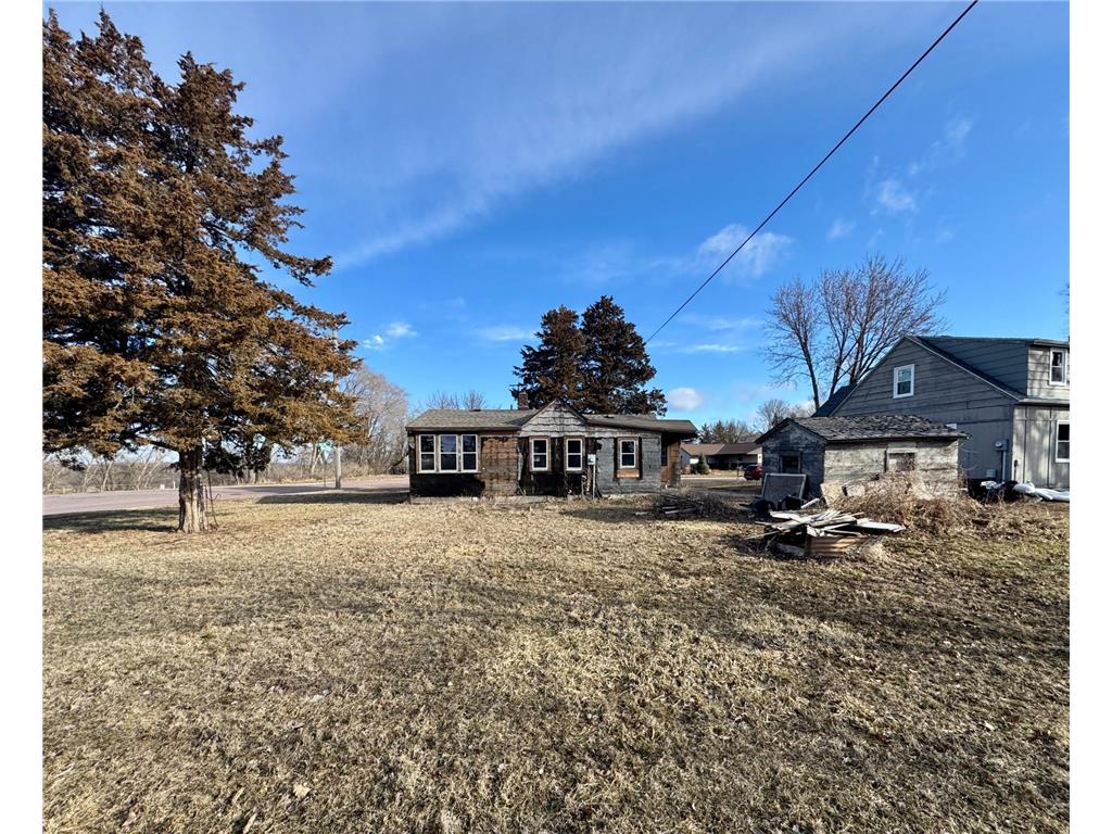 704 E Walnut Street Redwood Falls MN 56283 7036458 image1