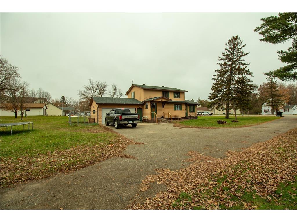 704 Holden Avenue Henning MN 56551 6454143 image1