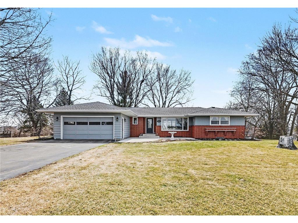 704 Main Street W New Prague MN 56071 7044666 image1