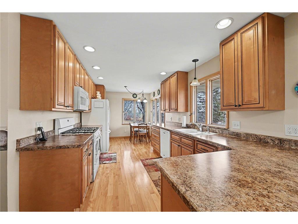 704 Main Street W New Prague MN 56071 7044666 image4