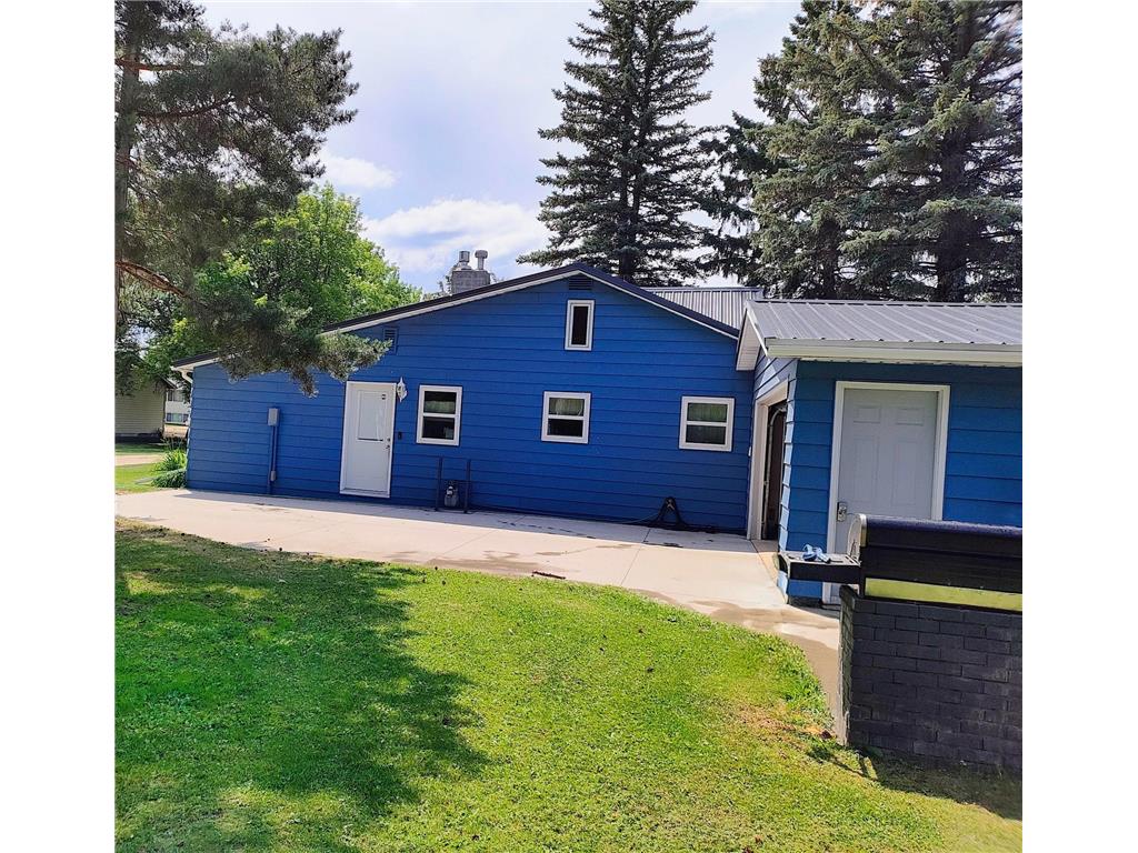 704 Martha Avenue N North Twp MN 56701 7039166 image2