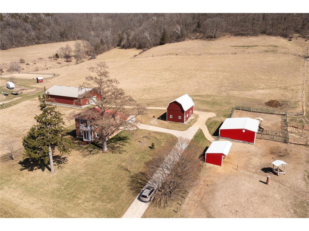 704 N 7th Street Brownsville MN 55919 7050550 image1