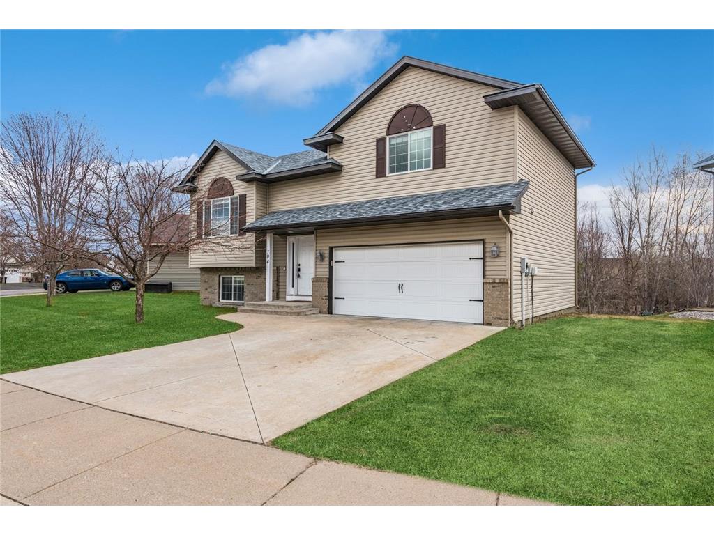 704 Park Brook Road NW Isanti MN 55040 6351345 image1