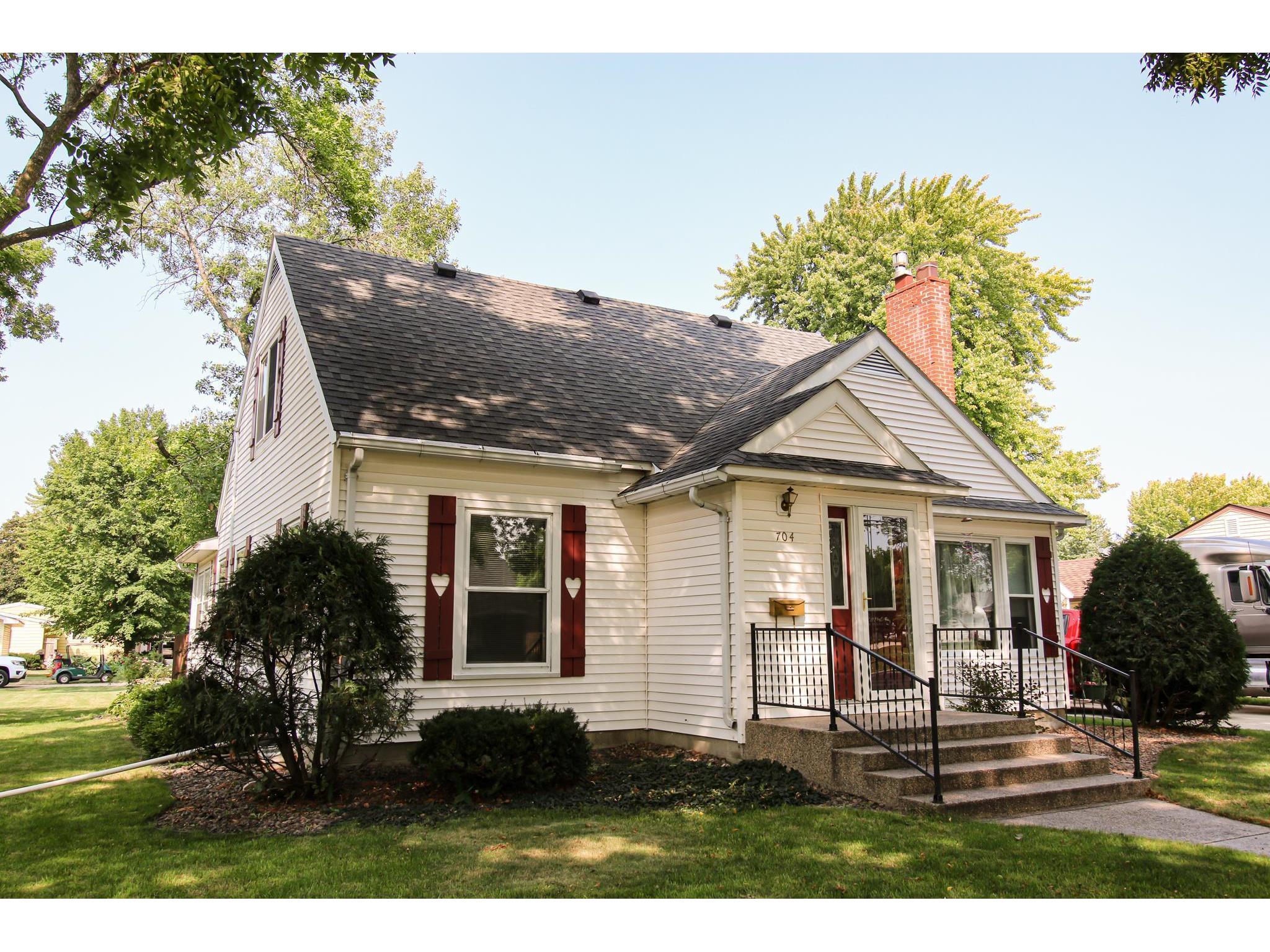 704 S 11th Street, Olivia, MN, 56277 MLS 7229613 Edina Realty