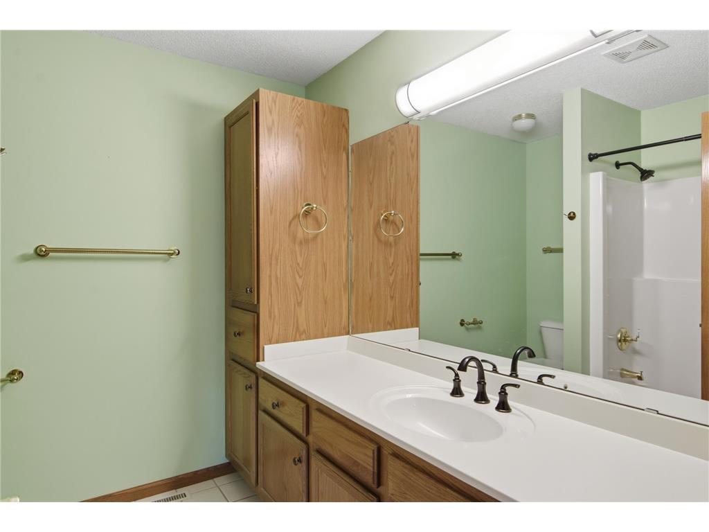 704 Spruce Drive Hudson WI 54016 7050023 image17