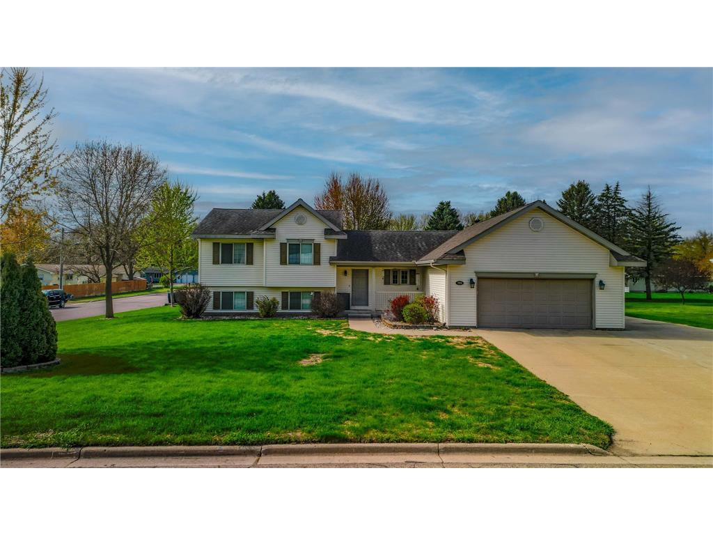 704 W Main Street Madelia MN 56062 6740326 image1