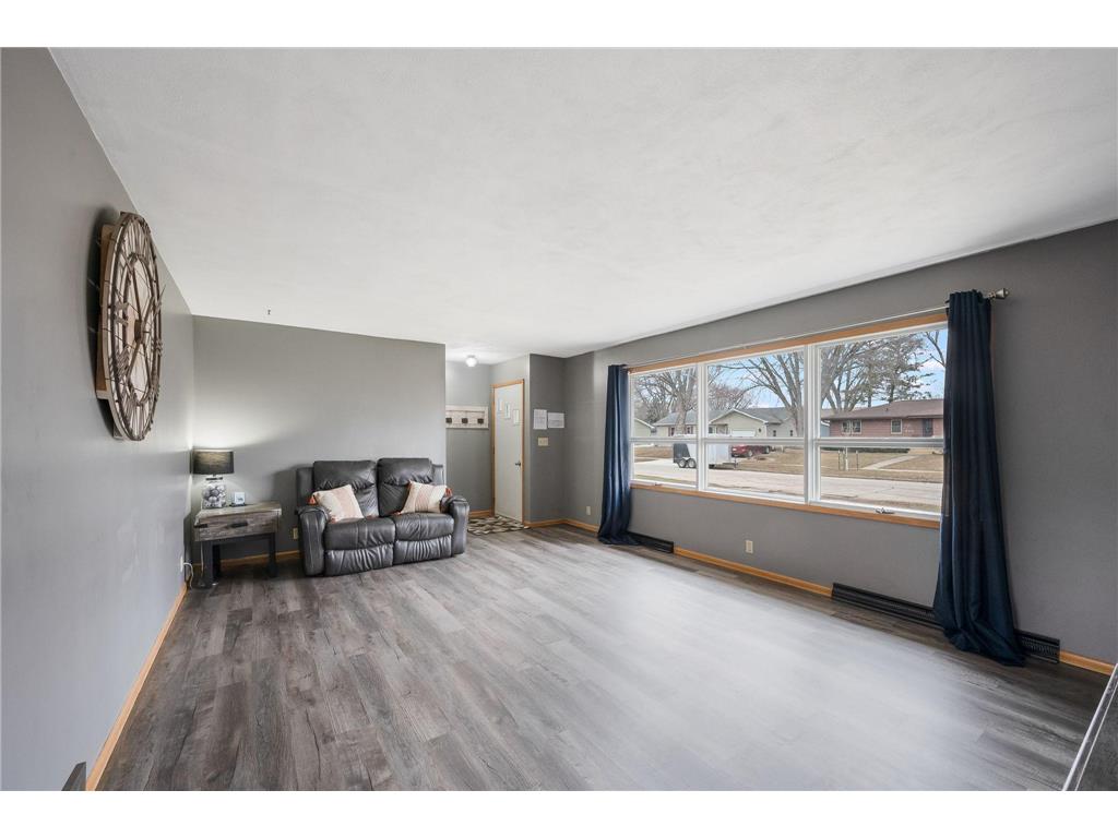 704 Washington Avenue Fairmont MN 56031 7075582 image4