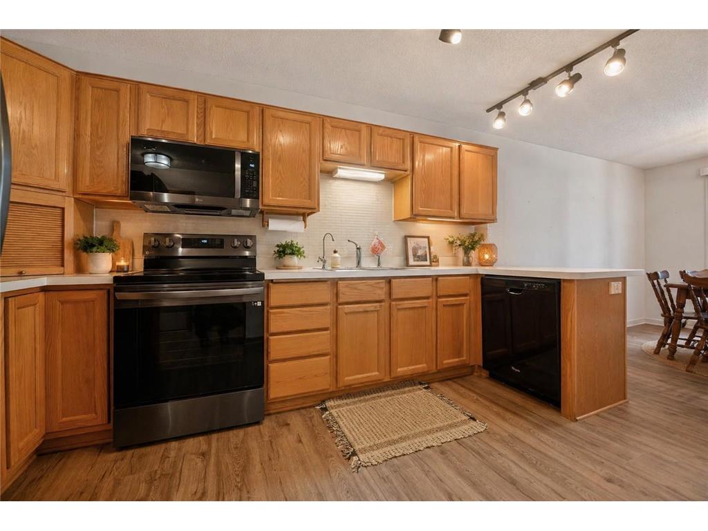 7040 49th Street N Oakdale MN 55128 7026813 image13