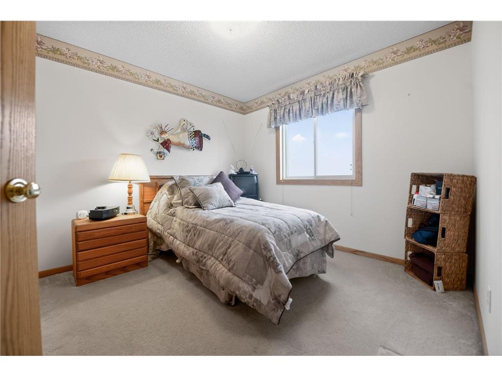 7040 49th Street N Oakdale MN 55128 7026813 image22
