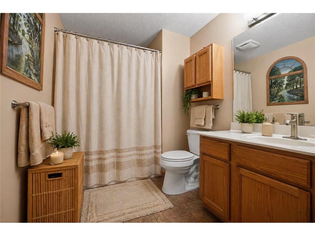 7040 49th Street N Oakdale MN 55128 7026813 image23