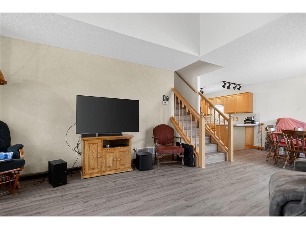 7040 49th Street N Oakdale MN 55128 7026813 image9