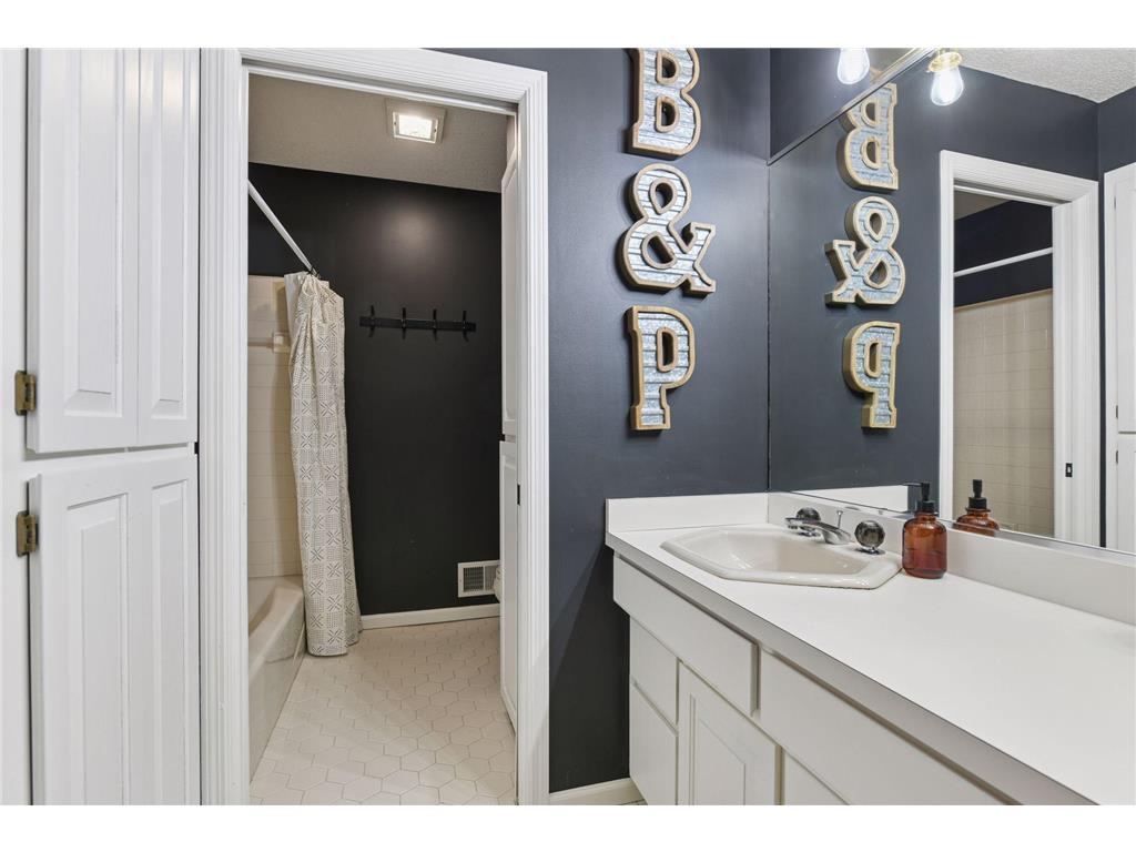 7041 Kenmare Drive Bloomington MN 55438 - Minnesota River 7023549 image67