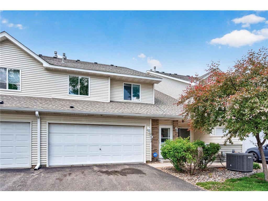 7043 48th Street N Oakdale MN 55128 7090641 image1