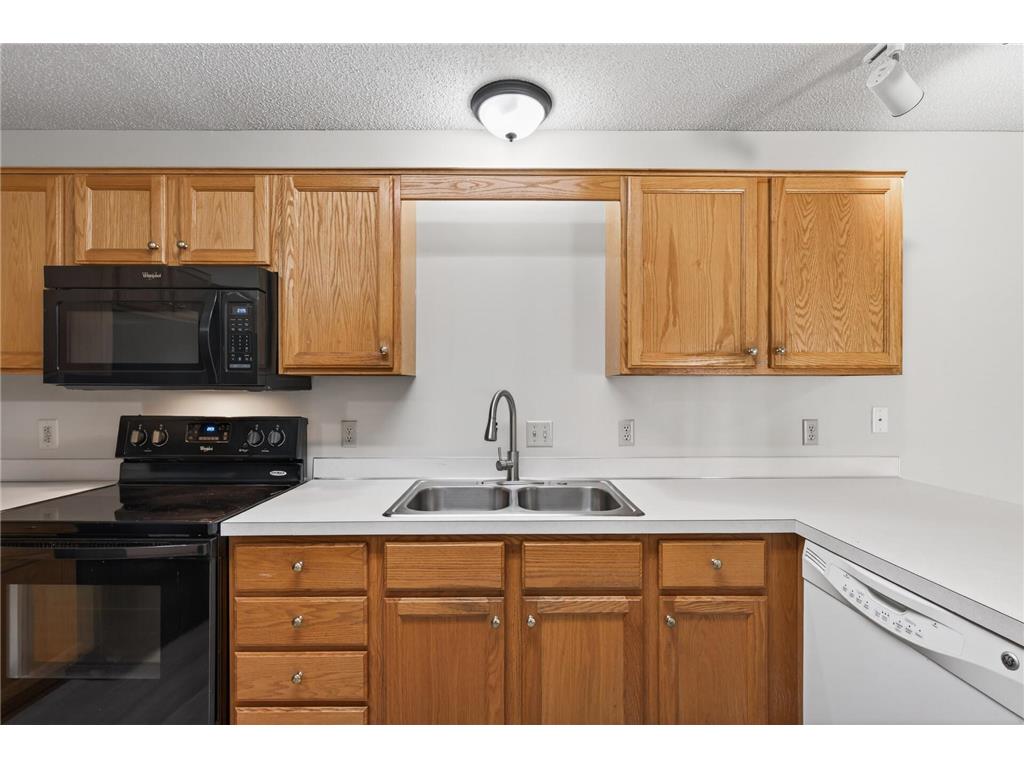 7043 48th Street N Oakdale MN 55128 7090641 image10