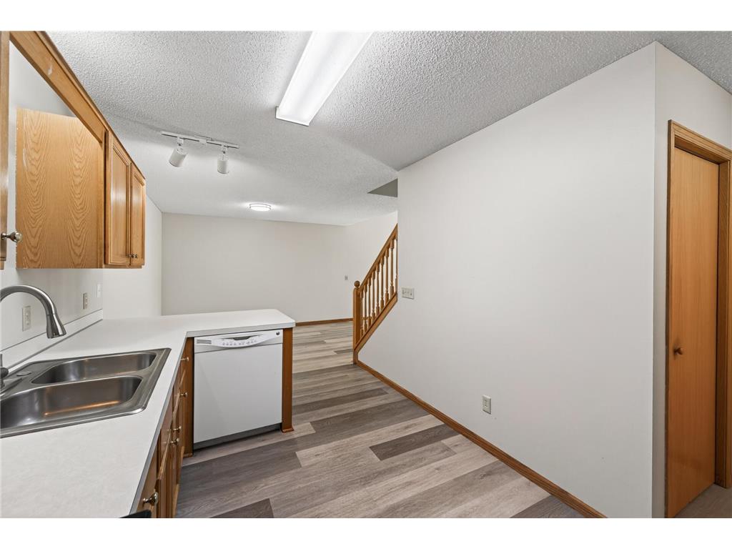 7043 48th Street N Oakdale MN 55128 7090641 image11