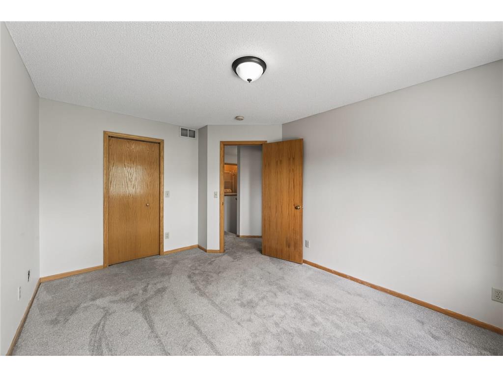 7043 48th Street N Oakdale MN 55128 7090641 image16