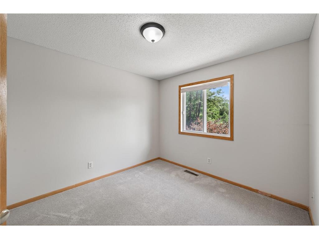 7043 48th Street N Oakdale MN 55128 7090641 image19