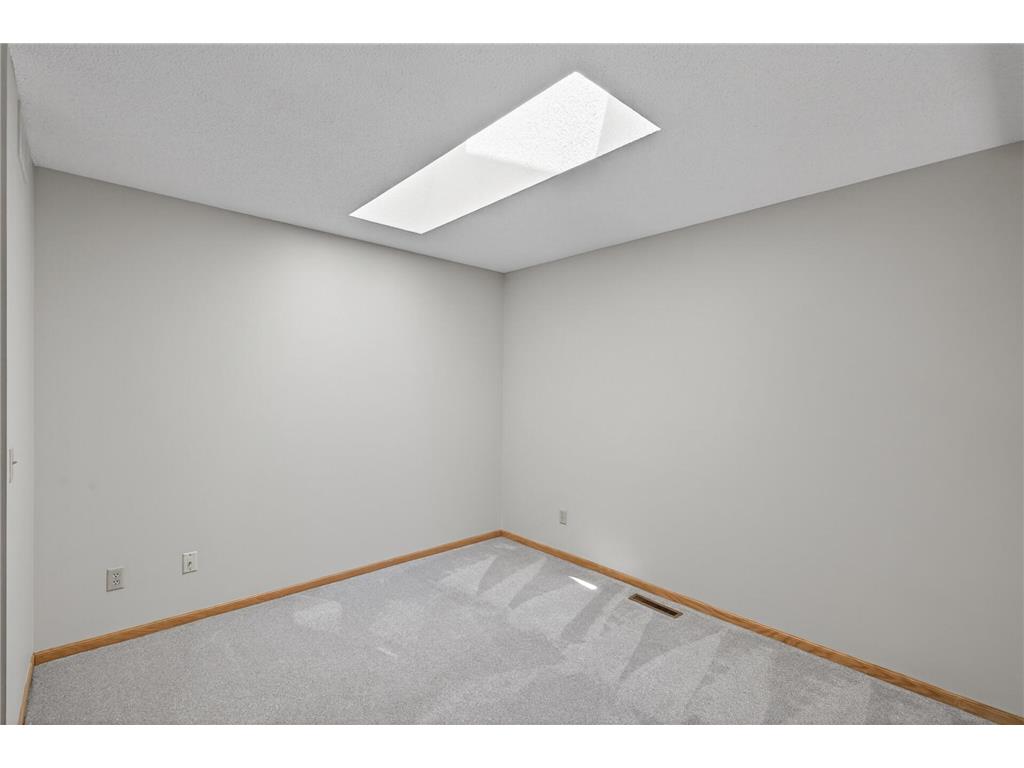 7043 48th Street N Oakdale MN 55128 7090641 image22