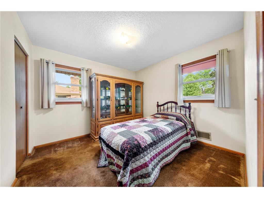 7049 Ewing Avenue N Brooklyn Center MN 55429 7080558 image24