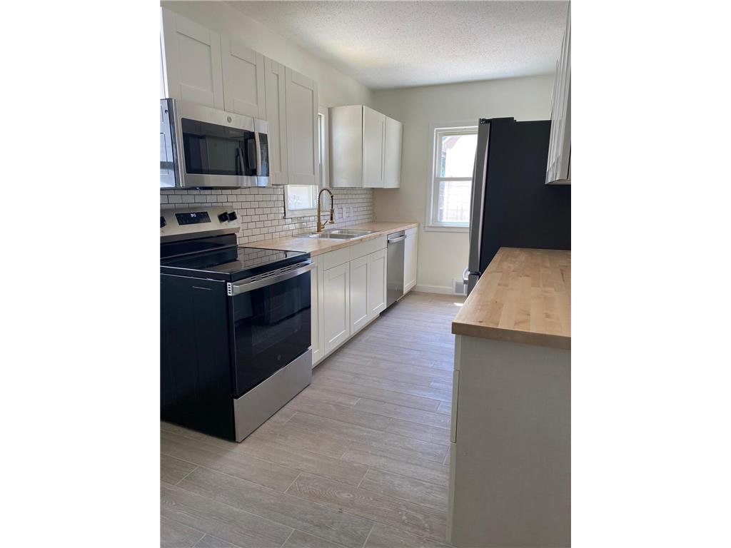 705 11th Street SW Willmar MN 56201 7087968 image2