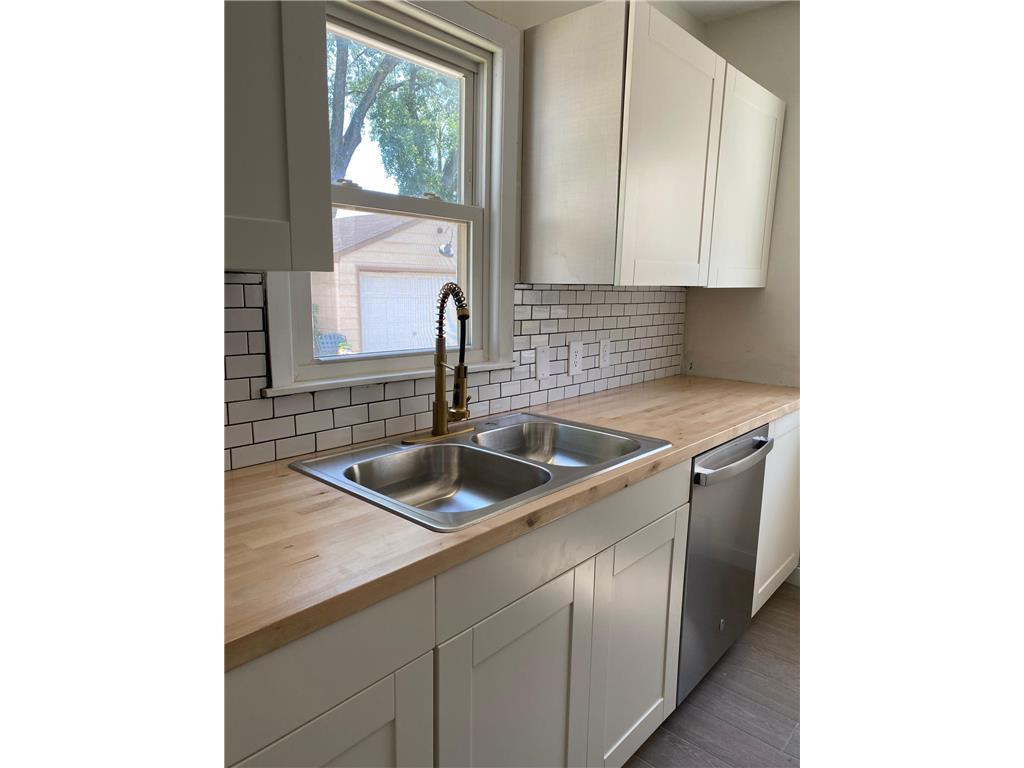 705 11th Street SW Willmar MN 56201 7087968 image3