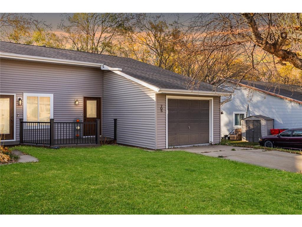 705 Berg Boulevard SE Stewartville MN 55976 6790203 image1