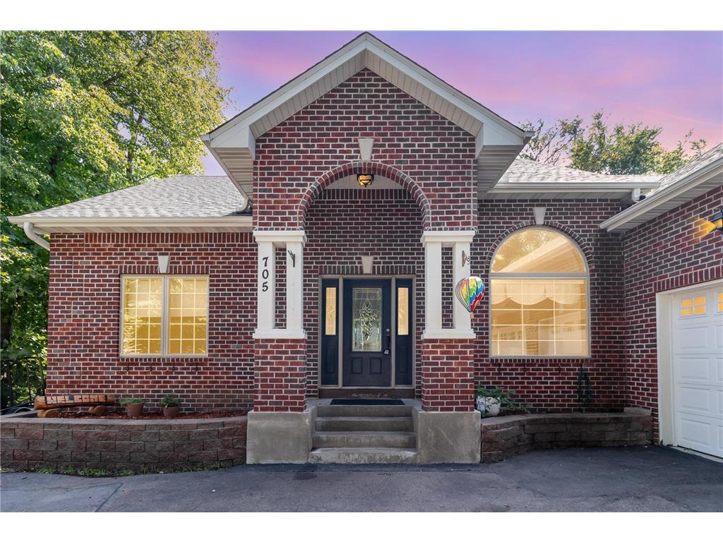 705 Chalupsky Avenue SE New Prague MN 56071 6422254 image1