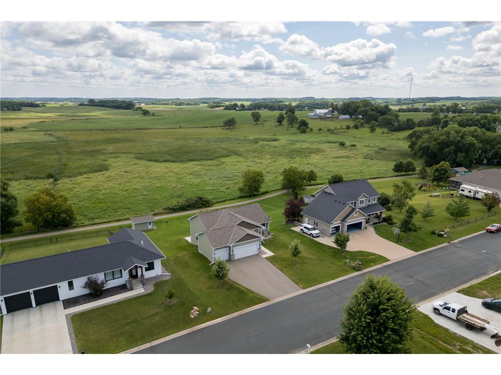 705 Deer Trail Montgomery MN 56069 6700538 image1