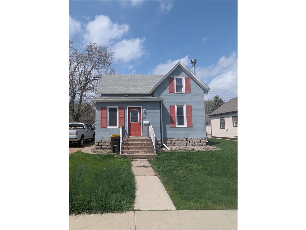 705 E 3rd Street Fairmont MN 56031 6718081 image1
