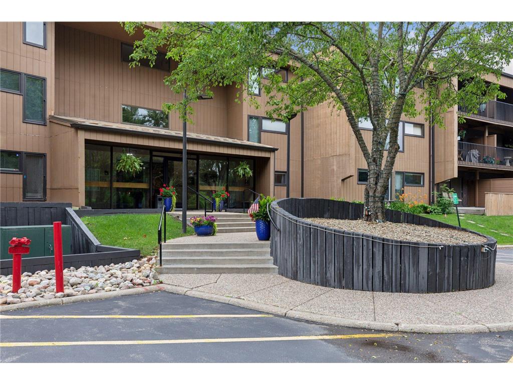 705 E Burnsville Parkway #203 Burnsville MN 55337 6632136 image1