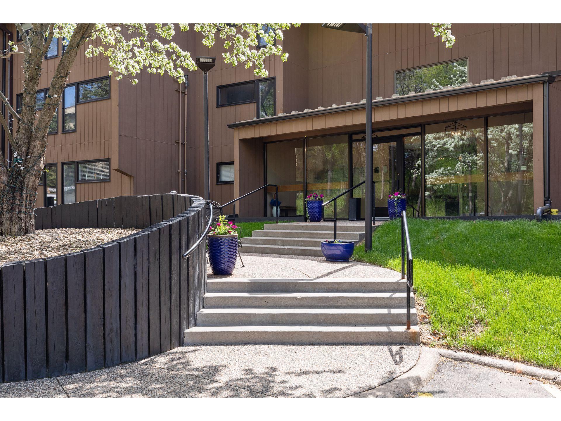 705 E Burnsville Parkway 215, Burnsville, MN 55337 MLS 5744496