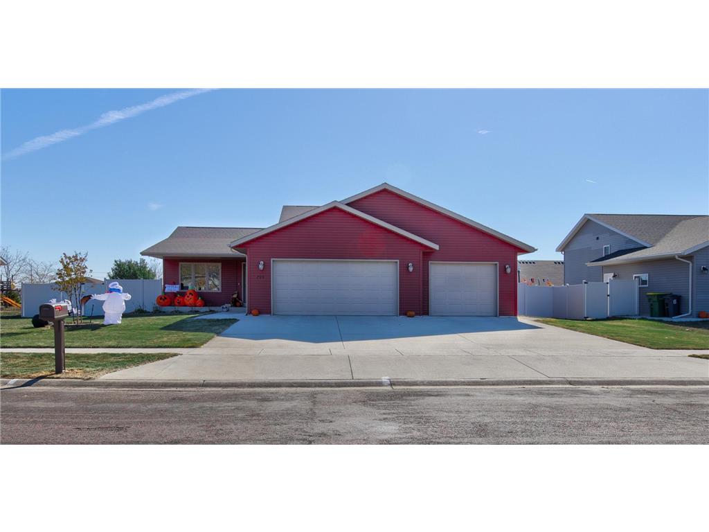 705 Elizabeth Street Marshall MN 56258 6272374 image1