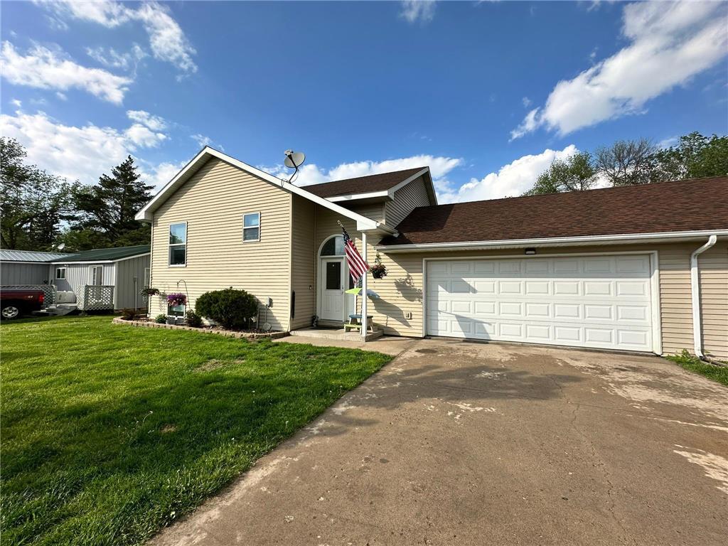 705 Holden Avenue Henning MN 56551 6573658 image1