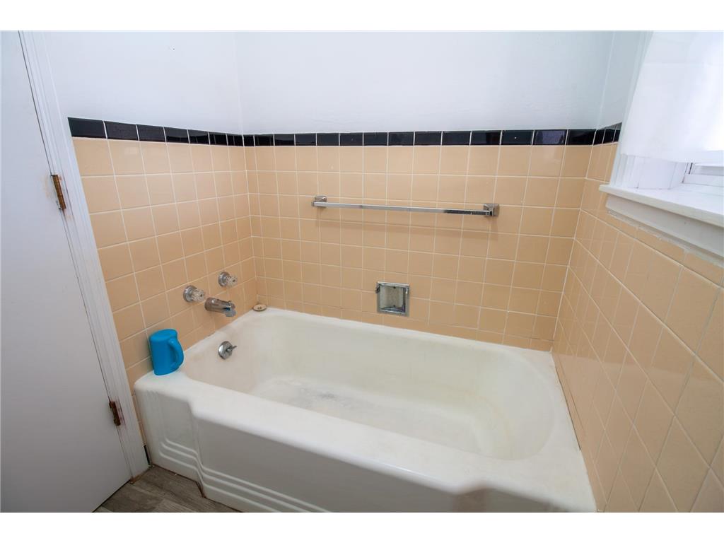 705 Marshall Avenue Henning MN 56551 7090555 image24