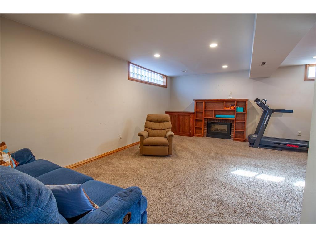 705 Marshall Avenue Henning MN 56551 7090555 image26