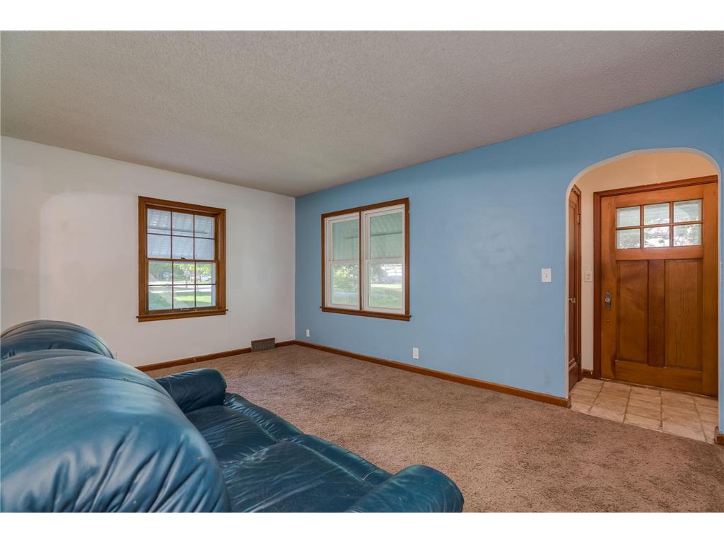 705 N Carver Street Winthrop MN 55396 7083715 image5
