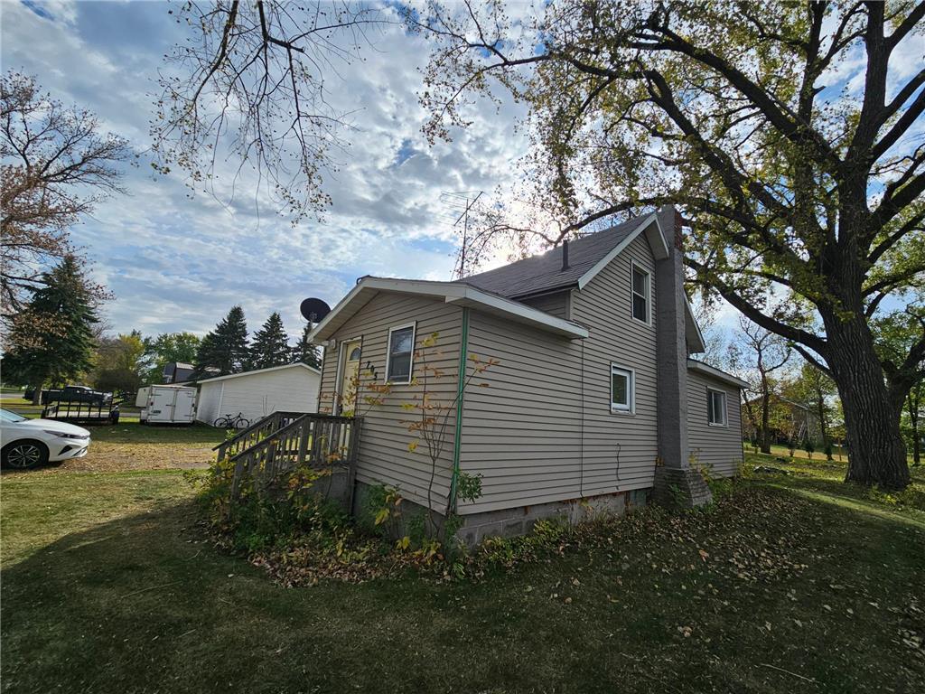 705 Neill Street Buxton ND 58218 7080376 image2
