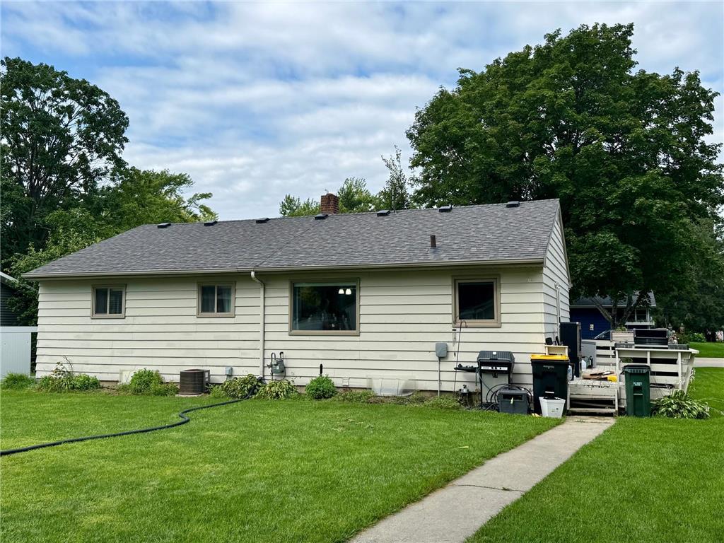 705 S 12th Street Olivia MN 56277 6766547 image4