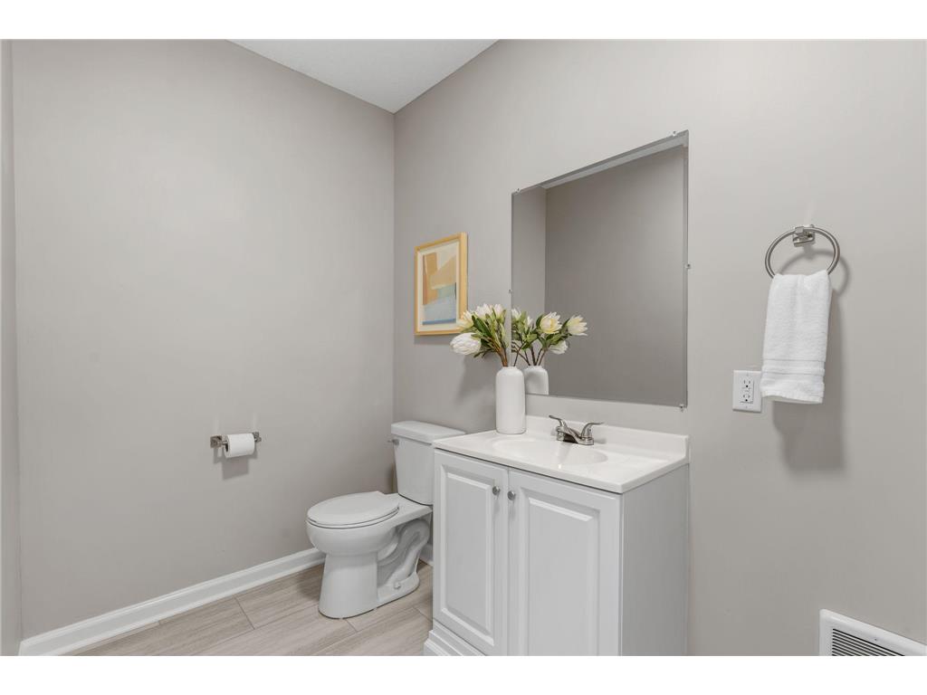 705 Sims Avenue Saint Paul MN 55106 7098612 image17