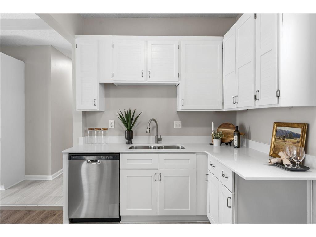 705 Sims Avenue Saint Paul MN 55106 7098612 image5