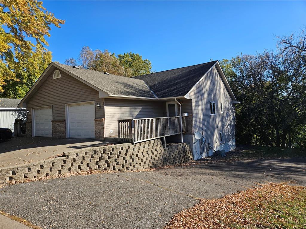 705 and 715 6th Street N Bayport MN 55003 6642989 image1